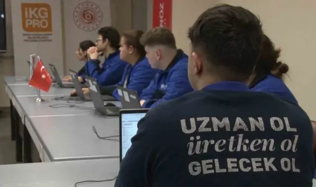 Bursa'da 140 kişiye geleceğin mesleklerinden biri olarak görülen ARVRXR eğitimi verildi