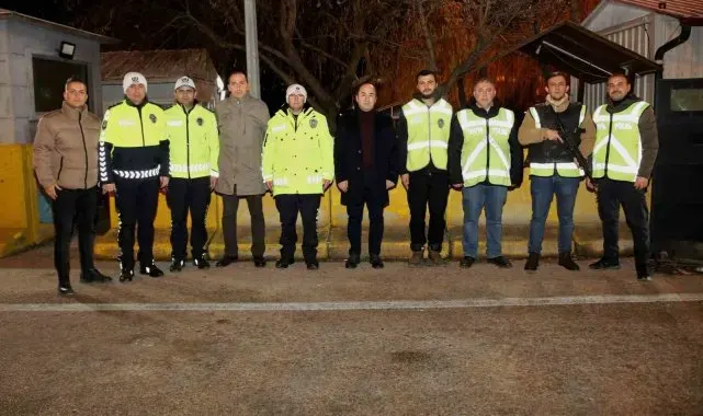 İl Emniyet Müdürü Yılmaz, yılbaşında görev yapan personeli ziyaret etti