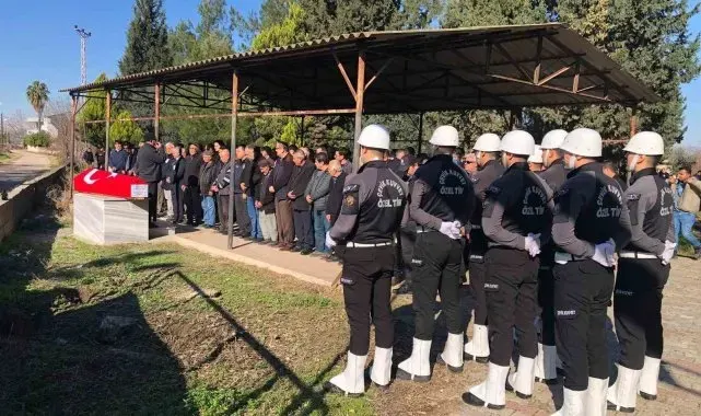 Trafik kazasında ölen polis memuru toprağa verildi