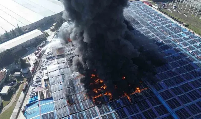 Kırklareli'nde oyuncak fabrikasındaki yangın dronla görüntülendi