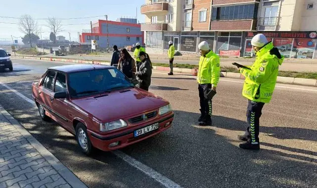 Malkara polisi uygulamada vatandaşların yeni yılını kutladı