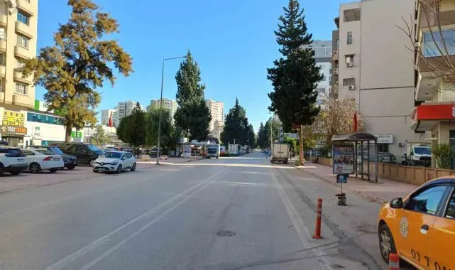 Adana'nın cadde ve sokakları sessizliğe büründü