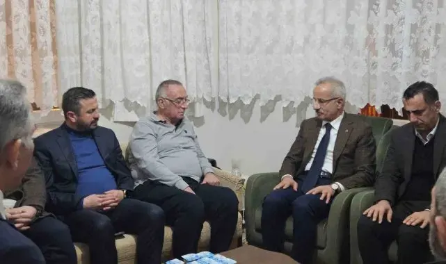 Ulaştırma ve Altyapı Bakanı Uraloğlu'ndan taziye ziyareti