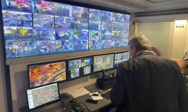 İstanbul Emniyeti'nden Taksim'de mobil komuta merkezli önlem