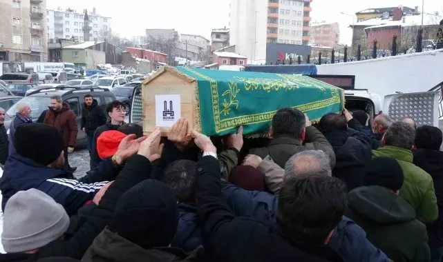 Sabit öğretmen gözyaşlarıyla uğurlandı