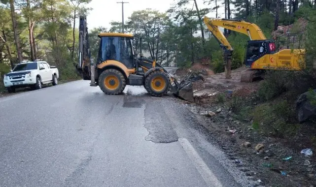 Alanya'da kuzeyde kar, güneyde heyelanla mücadele devam ediyor