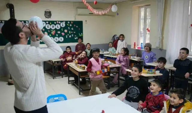 Dezavantajlı bireylere ve köy okulu öğrencilere yeni yıl hediyesi