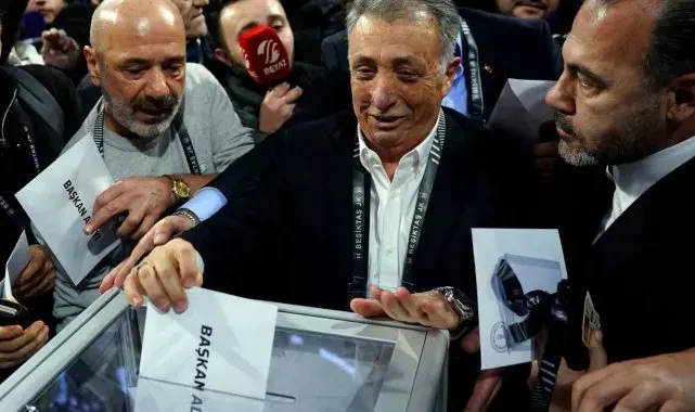 Beşiktaş eski Başkanı Ahmet Nur Çebi oyunu kullandı
