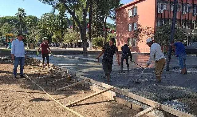 Yenipazar'da spor alanı ve cadde çalışmaları sürüyor