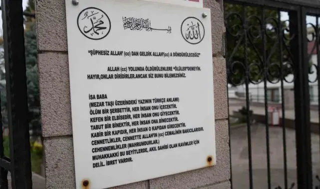 Samsun'un manevi mimarlarından İsa Baba'nın mezar taşındaki ibretlik yazı