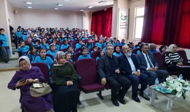 Vefatının 88'inci yıl dönümünde milli şair Mehmet Akif Ersoy Bayburt'ta anıldı