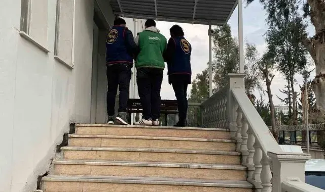 Adana'da aranan 2 şahıs yakalandı