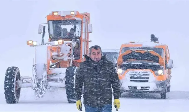 Muş'ta kar ve tipi nedeniyle mahsur kalan 10 araç kurtarıldı