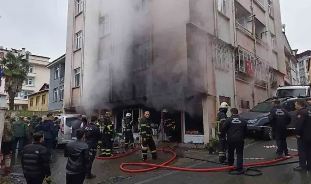 Patlayan aküler, iş yerini küle çevirdi