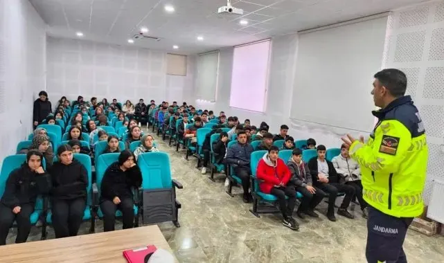 Gölbaşı'nda öğrencilere yönelik trafik eğitim semineri