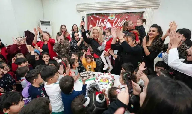 Tarsus'ta çocuklar yeni yıla 'merhaba' dedi