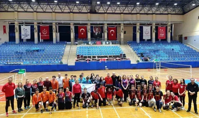 Aydın'da gençler badminton il birinciliği heyecanı yaşandı
