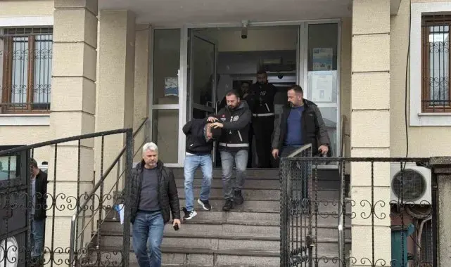 Hedefi şaşırıp 112 acil personelini vuran şüpheliler adliyede