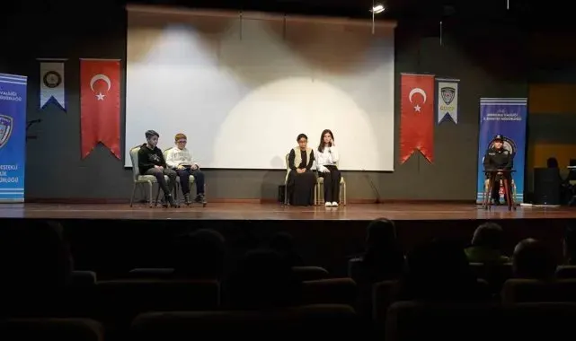 Dolandırıcılık tuzakları tiyatro sahnesinde: Çocuklardan anlamlı ders