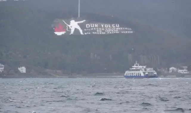 Çanakkale'de feribot seferlerine fırtına engeli