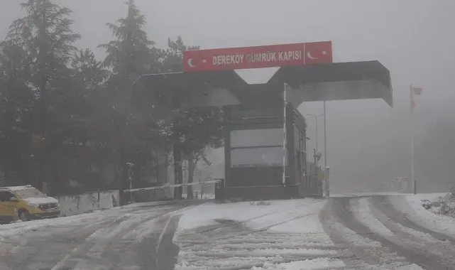 Kırklareli'nin yüksek kesimlerinde kar yağışı etkili oluyor