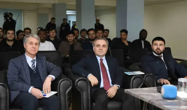 Rektör Altun, TDV tarafından düzenlenen 'Kariyer Söyleşileri' etkinliğine konuk oldu
