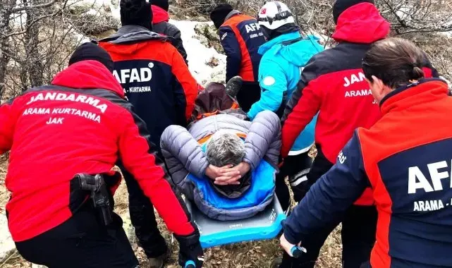 Erciyes'te yürüyüş yaparken ayağı kırılan dağcı kurtarıldı