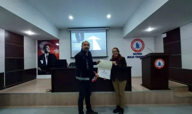 Devrek Meslek Yüksekokulu'nda madde bağımlılığı konferansı düzenlendi