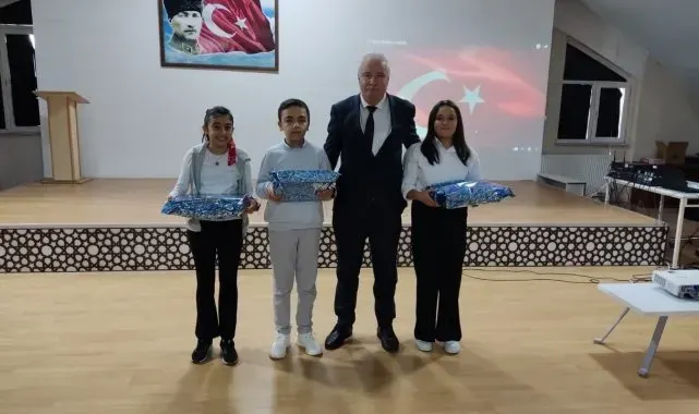 Kulu'da İstiklal Marşı'nı güzel okuma yarışması yapıldı