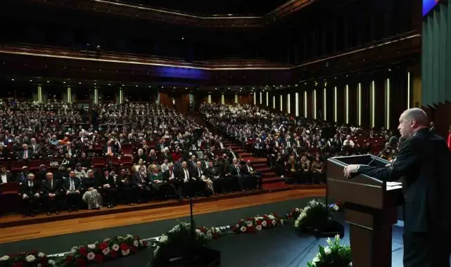 Cumhurbaşkanı Erdoğan: "Millete tepeden bakmayan herkese devlet olarak elimizden gelen desteği sağlıyoruz"