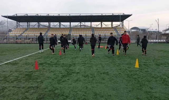 Muş'ta futbol kurslarına yoğun ilgi: Geleceğin yetenekleri yetişiyor