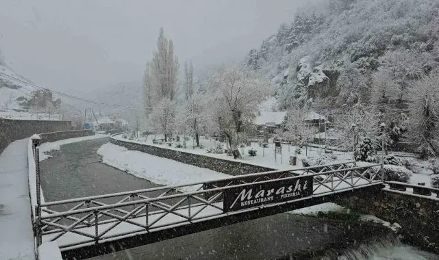 Kosova'da kartpostallık kar manzaraları