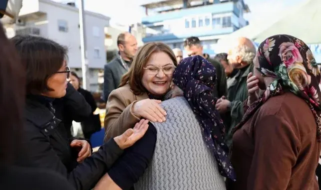 Başkan Gençay, pazarda vatandaşlarla buluştu