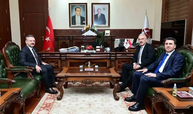 Vali Ayyıldız ve Aygöl, Eskişehir Valisi Hüseyin Aksoy'a ziyarette bulundu
