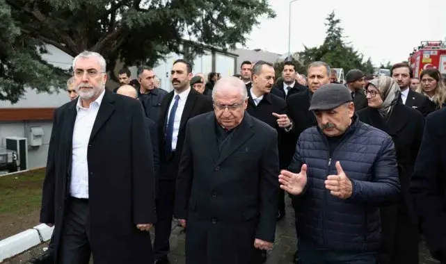 Bakan Güler, Balıkesir'deki patlama sonrası incelemelerde bulundu