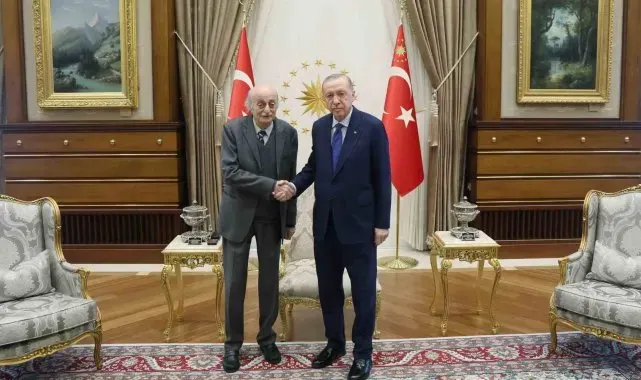 -Cumhurbaşkanı Recep Tayyip Erdoğan, Lübnan'daki Dürzi lider Velid Canbolat'ı kabul etti.