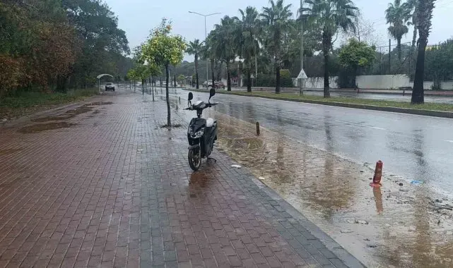 Manavgat'ta devrilen elektrikli bisikletin sürücüsü yaralandı