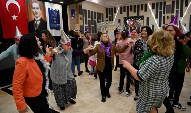 Kuşadası'nda engelsiz yeni yıl partisi