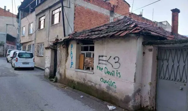 Tehlike arz eden metruk binalar yıkılıyor