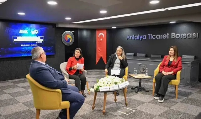 Antalya'da Tarımsal Kooperatifçiliğin Geleceği paneli düzenlendi
