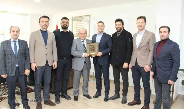 Edremit Ticaret Odası Yönetim Kurulu üyelerinden Başkan Akın'a ziyaret