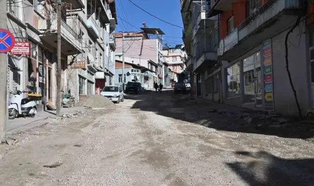 Demirci'de üstyapı çalışmaları tüm hızıyla devam ediyor