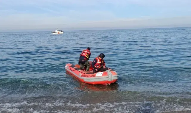 İstanbul'da denize düşen iki kardeş için Çanakkale Boğazı'nda arama çalışmaları sürüyor