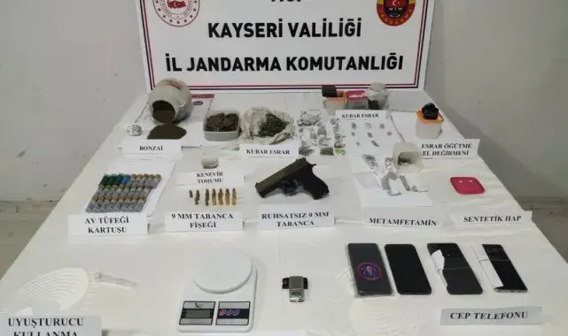 Jandarmadan 3 ilçede operasyon