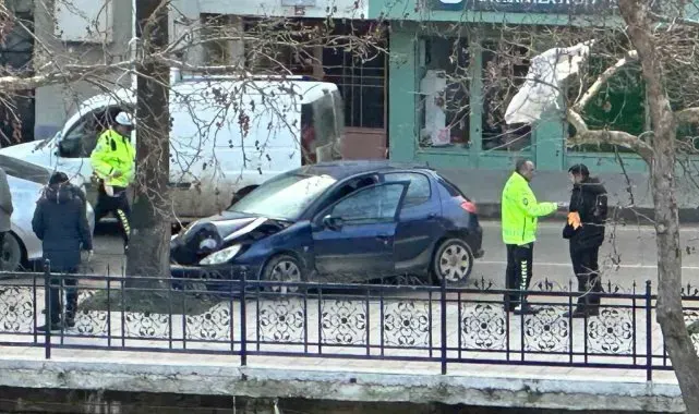 Kastamonu'da buzlanma kazaları beraberinde getirdi: 3 yaralı