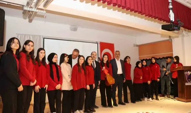 Oltu'da liseliler 'Anadolu'dan Yükselen Ezgiler'de ter döktü