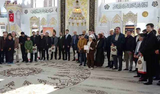 Tavşanlı'da ezanı en güzel okuyanlar ödüllendirildi