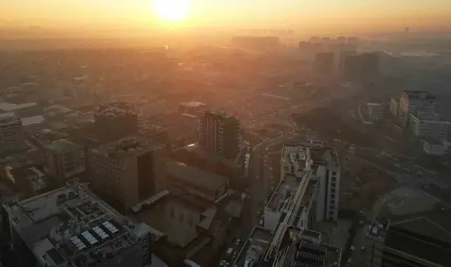 İstanbul'da gün doğumunda kartpostallık sis manzarası