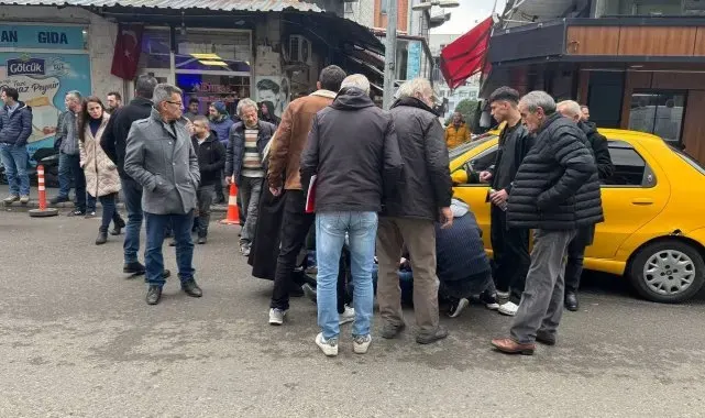 Ticari taksi yola çıkan yayaya çarptı