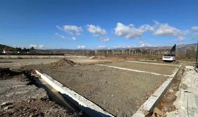 Beyağaç Belediyesinin 150 kişiyi iş sahibi yapacak tekstil fabrikası yükseliyor